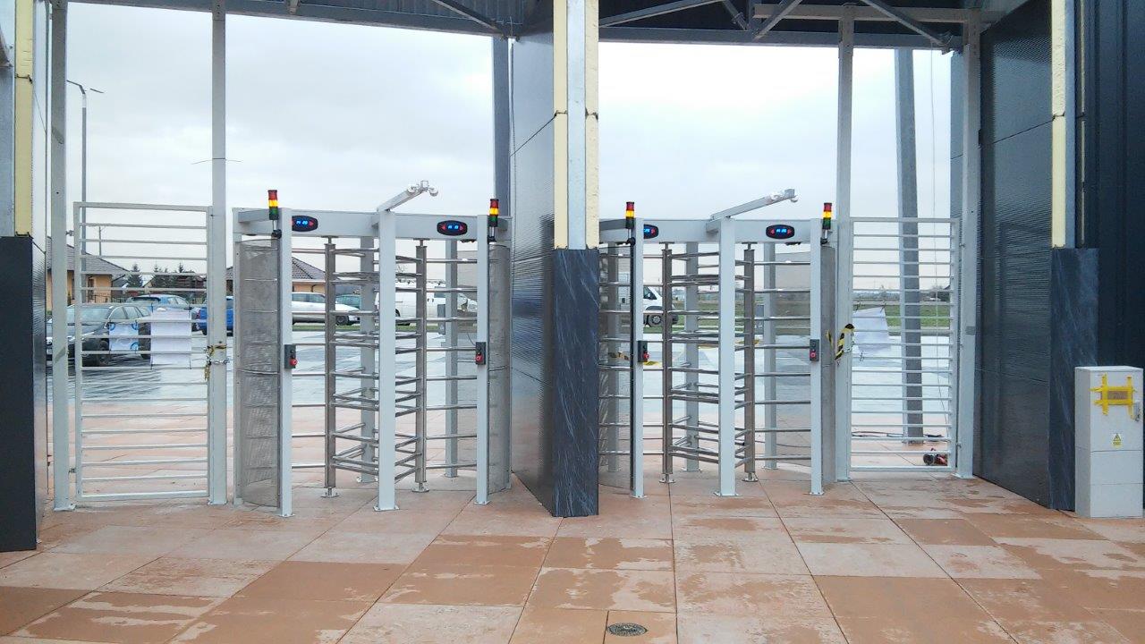 喀美为涅杰查体育场提供出入口门禁设备